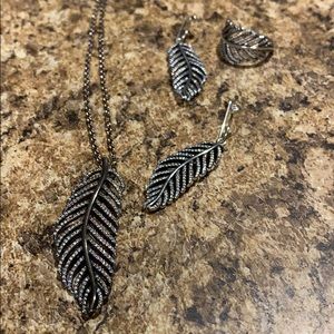 Pandora leaf necklace,earrings, & size 7 ring
